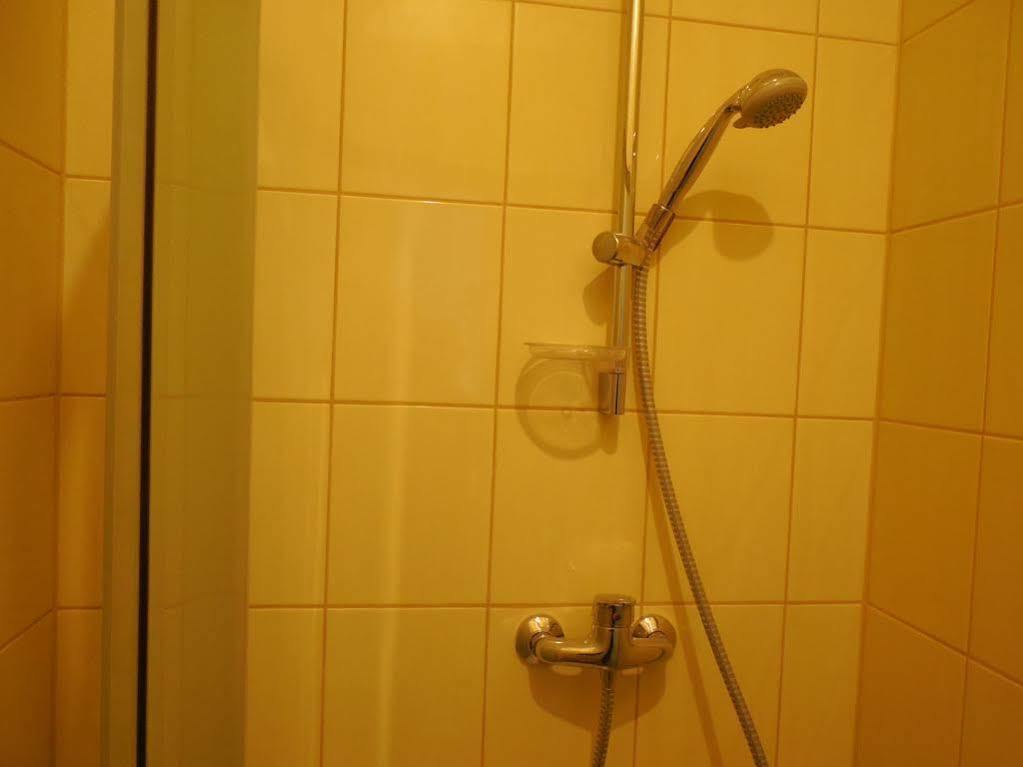 Gogol Park Hostel Рига Екстериор снимка